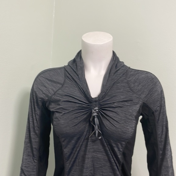 Lululemon Run in the Sun Pullover - Picture 8 of 16